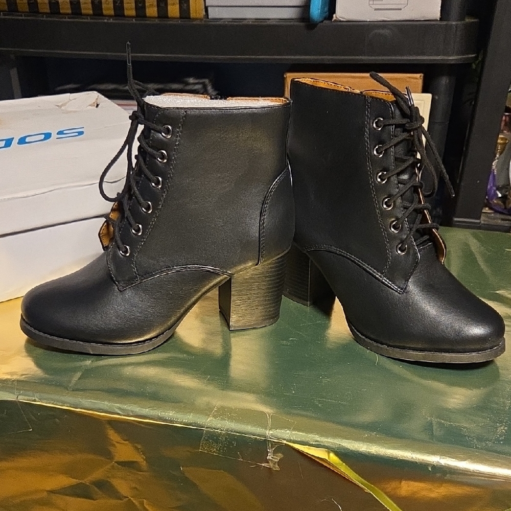 Soda Black High-Heel Lace-Up Boots